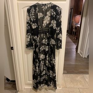 🧡REDUCED🧡 Aakaa black & white duster - size medium